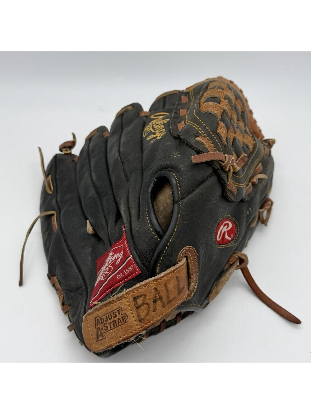 Rawlings 12” Baseball Softball Glove Basket-Web Black Tan RHT Adjust-A-Strap